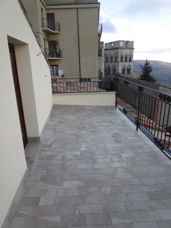 Residence Ventimiglia Gangi Eksteriør bilde
